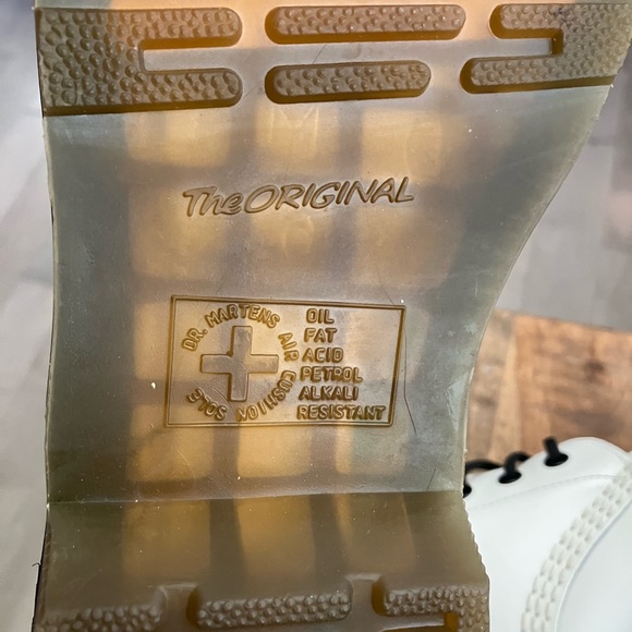 Dr. Martens white leather boots - Picture 5 of 10